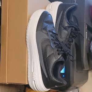 Nike Women's Athletic Shoes Black and White